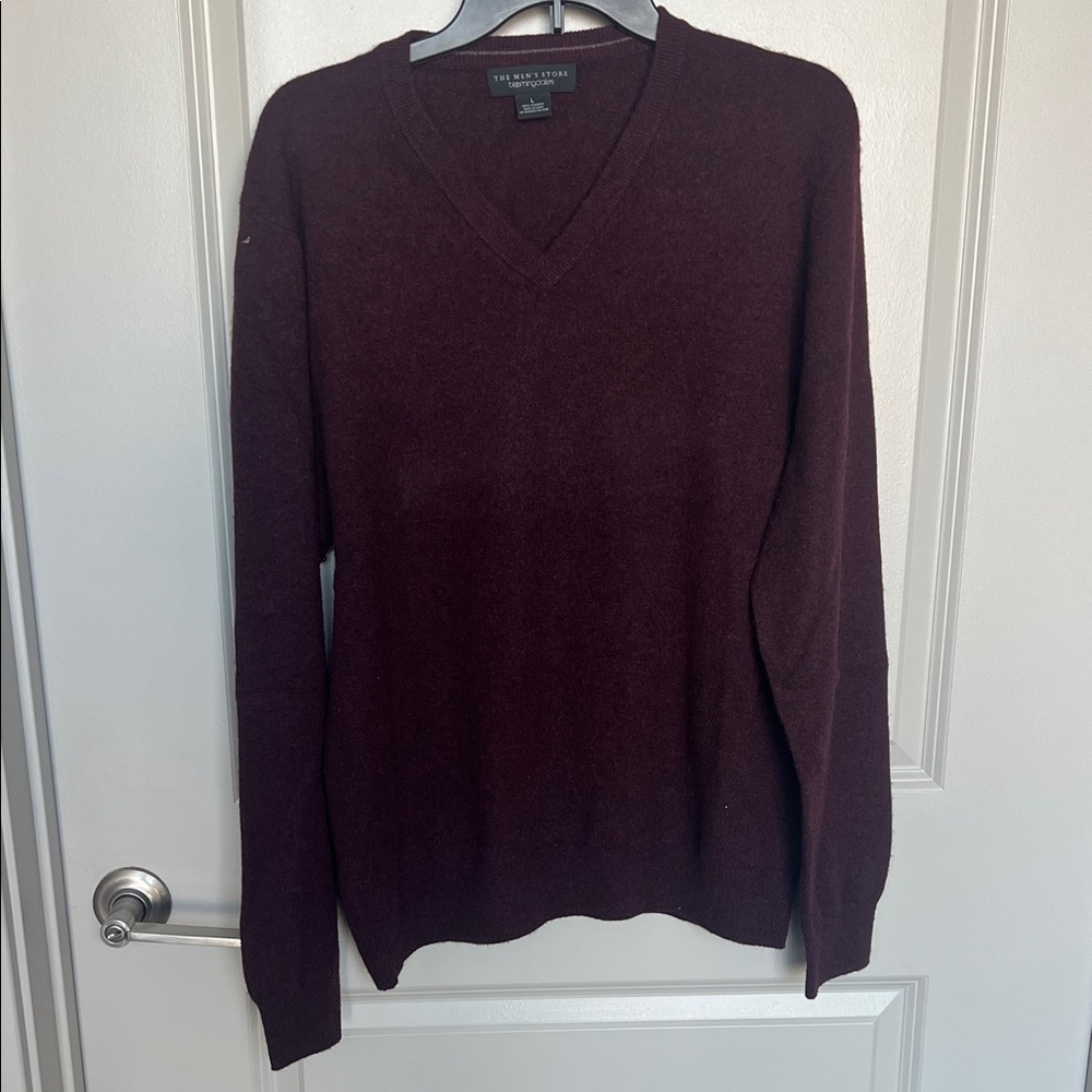 100% Cashmere Burgundy V Neck Sweater - Picture 2 of 8
